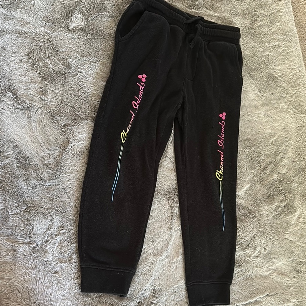 Black Jogger Sweatpants with Elastic Cuffs and Soft Material